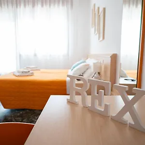 Rex Aparthotel